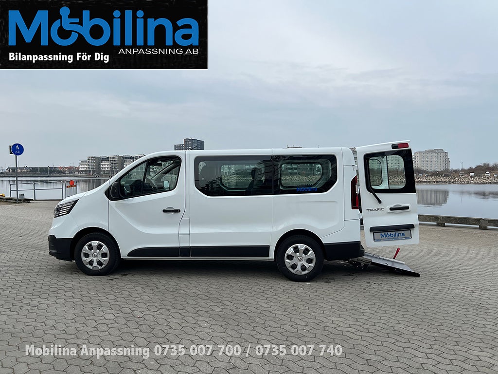 Renault Trafic Passenger -  Handikappanpassad Rullstolsbil 