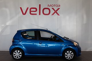 Halvkombi Toyota Aygo 3 av 15
