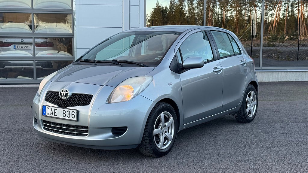 Toyota Yaris 5-dörrar 1.3 VVT-i MultiMode AUT S&V DÄCK