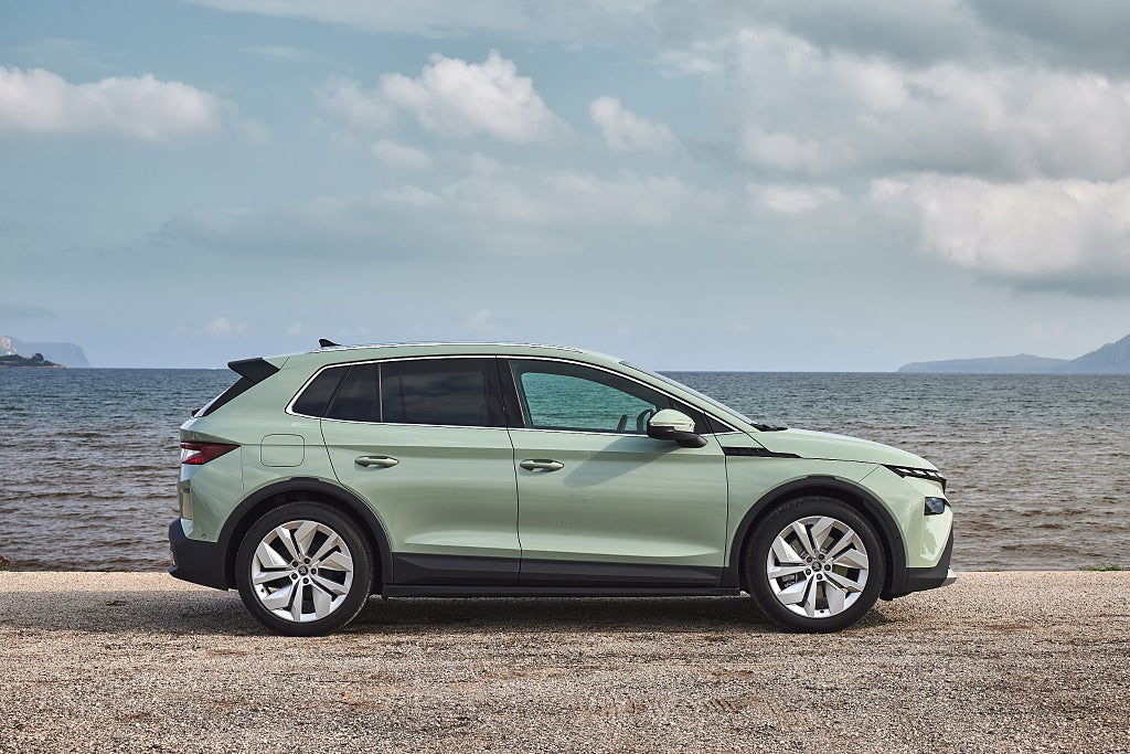 Skoda Elroq 60 drag , backkamera 204HK