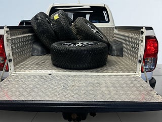 Toyota Hilux Dubbelhytt 2.4 AWD Hero Drag/Kamera/M-Värmare/S&V-Däck – bild 12