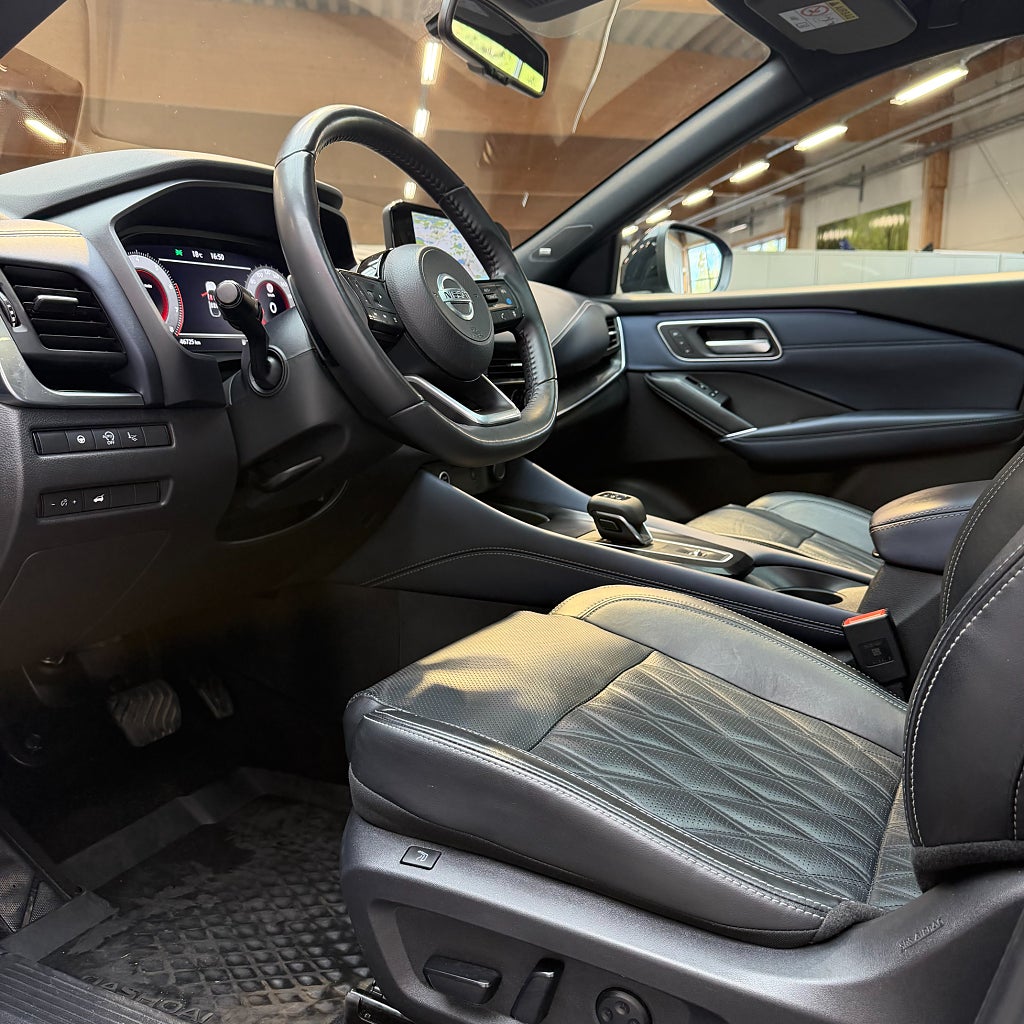 Nissan Qashqai 1.3 DIG-T CVT Tekna Plus Panorama Navi 360° HUD Massage