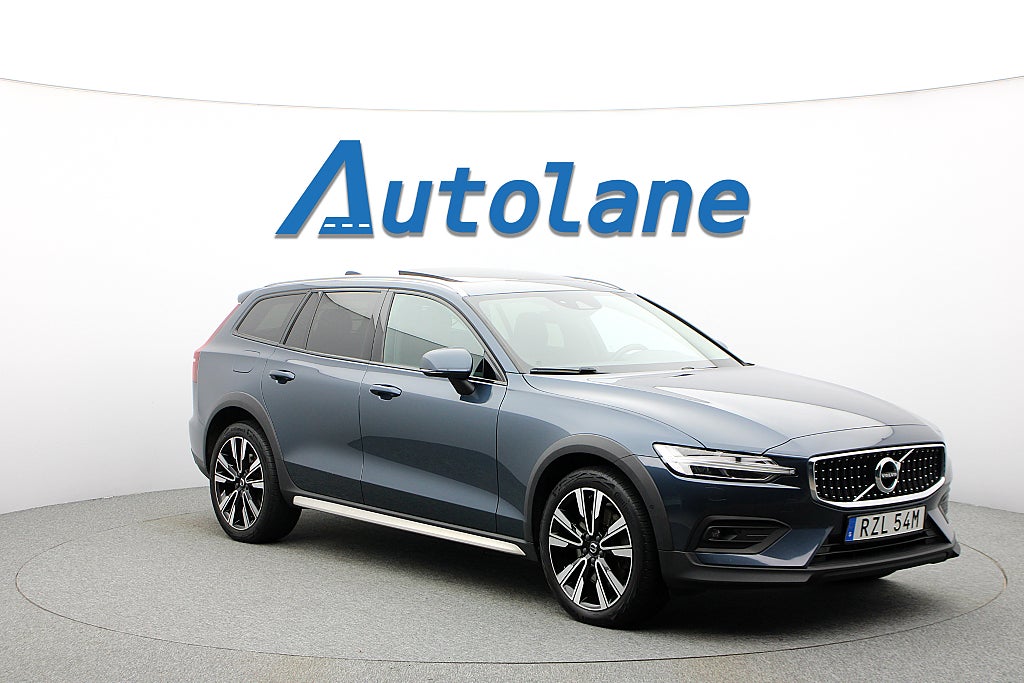 Volvo V60 Cross Country B4 AWD Panorama, Kamera, Skinn, H/K, 4-zon, Drag 197hk