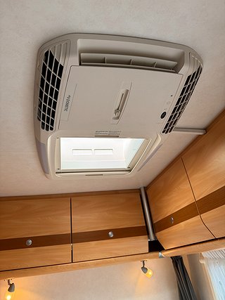 Husbil-halvintegrerad Sunlight T63 11 av 20