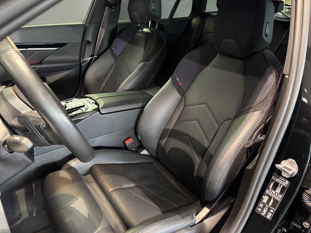 BMW 520d xDrive Touring M Sport Drag Värmare Bowers & Wilkins - bild 5
