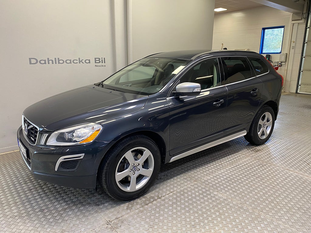 Volvo XC60 D5 AWD Geartronic R-Design / Nyservad
