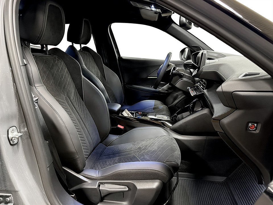 Bild på Peugeot 2008 GT 1.2 PT 130k Aut ELSTOL B-KAMERA NAVI