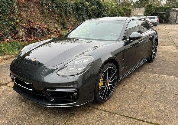 Porsche Panamera Turbo S Hybrid  *MOMSBIL *