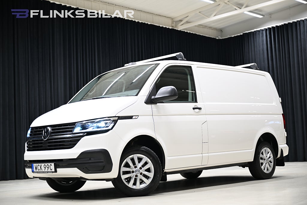 Volkswagen Transporter 110HK Nedlackad|LED|Drag|Värmare|Backkamera|Lågmil|Moms
