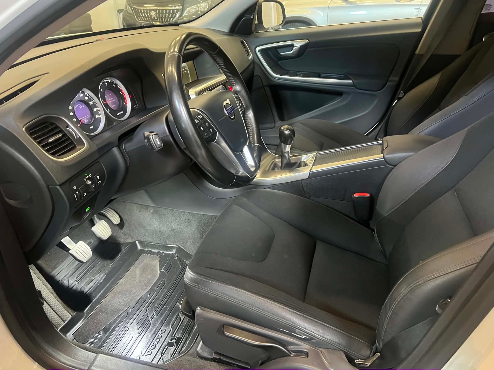 Volvo S60 D3 Momentum Euro 5 2011, bild 7/48