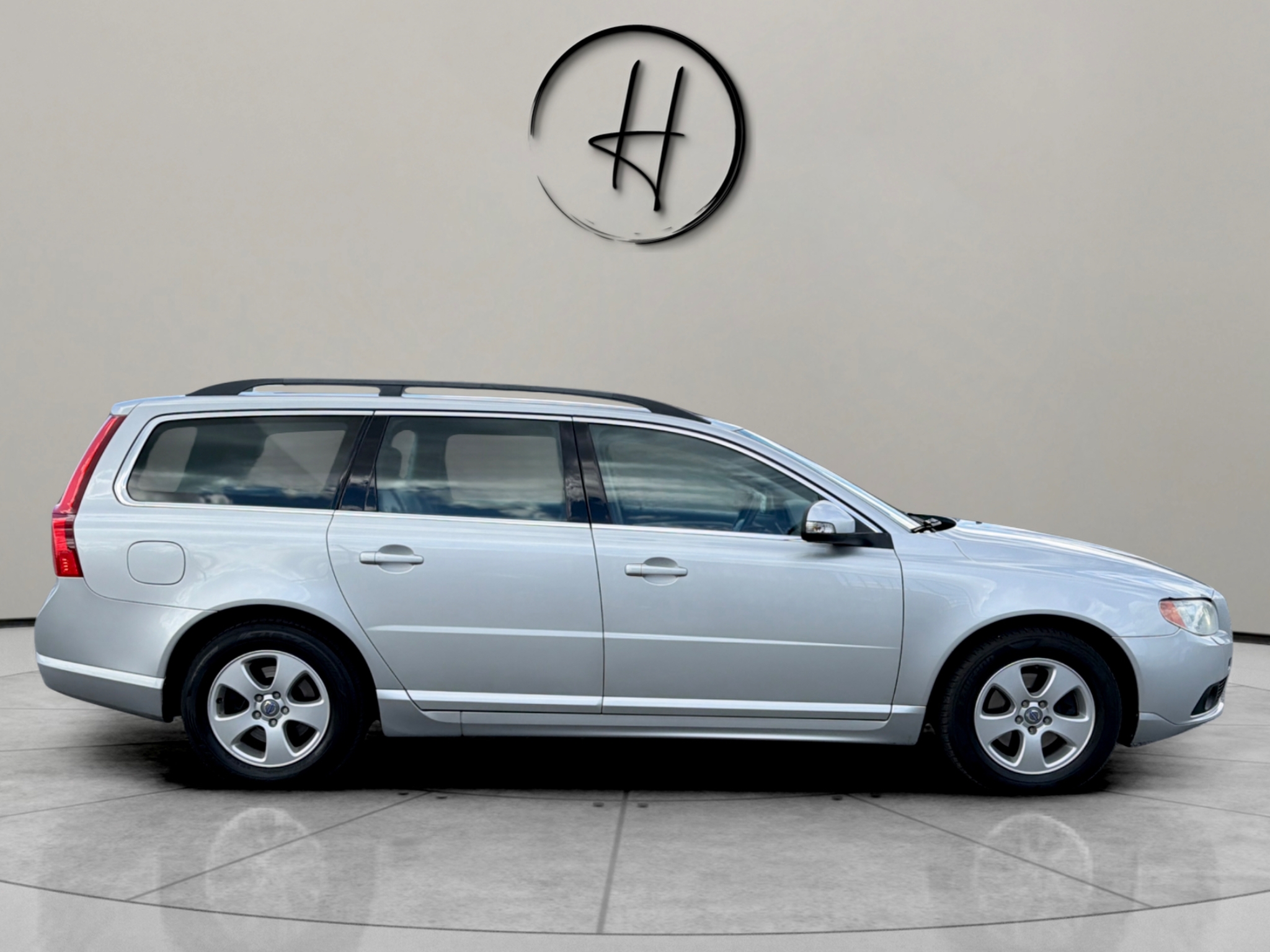 Volvo V70 2010, photo 5/52