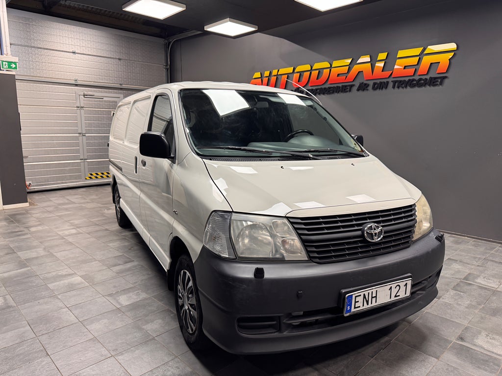 Toyota Skåpbil 2.5 Manuell, 95hk HiAce Skåpbil 2.5 Manuell, 95hk
