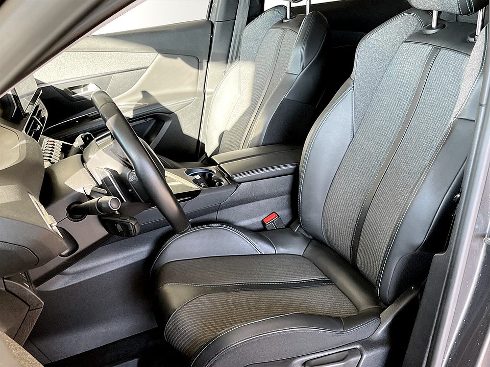 Bild på Peugeot 3008 Allure Pack 1.2 PT 130hk AUT - KAMPANJ 0% RÄNTA 36 MÅNADER