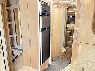 Husbil-integrerad Kabe TMI 910 Imperial GB 19 av 34