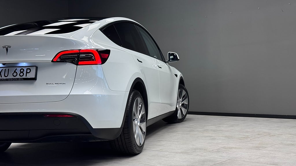Tesla Model Y 2024 - miniatyr 17