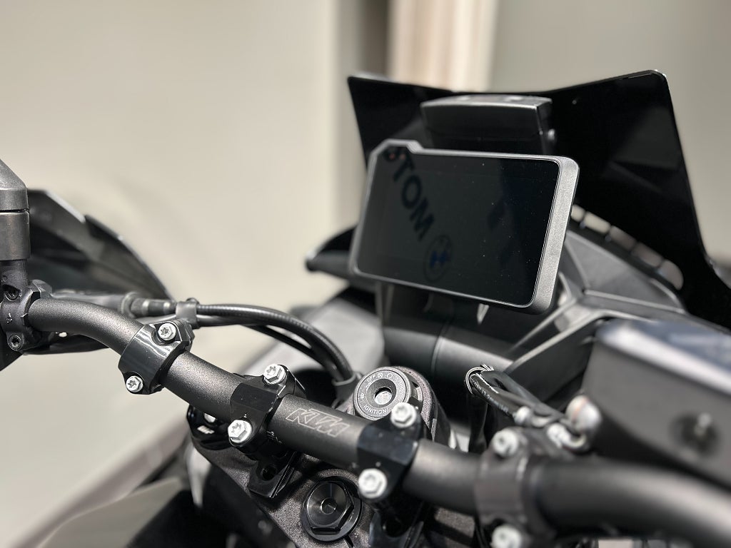 KTM 890 SMT /Techpack / Endast 671 mil / Nya däck