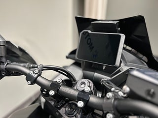 KTM 890 SMT /Techpack / Endast 671 mil / Nya däck