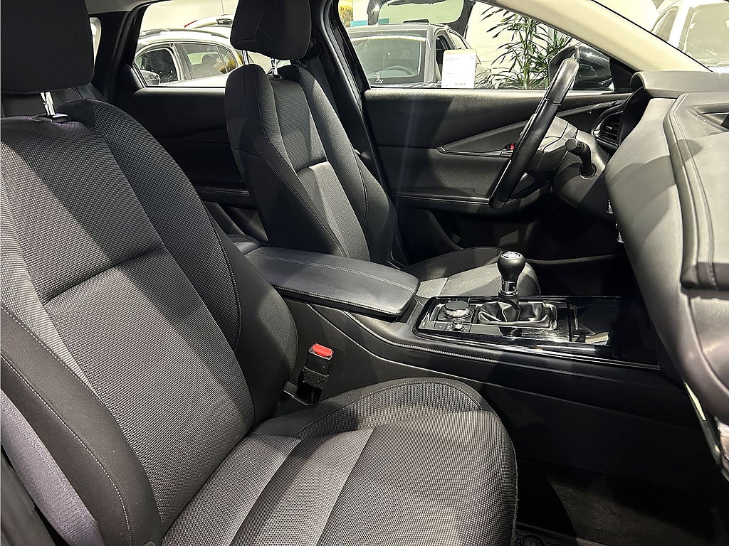 Bild på Mazda CX-30 Sky 2.0 150hk - B-KAMERA, CARPLAY