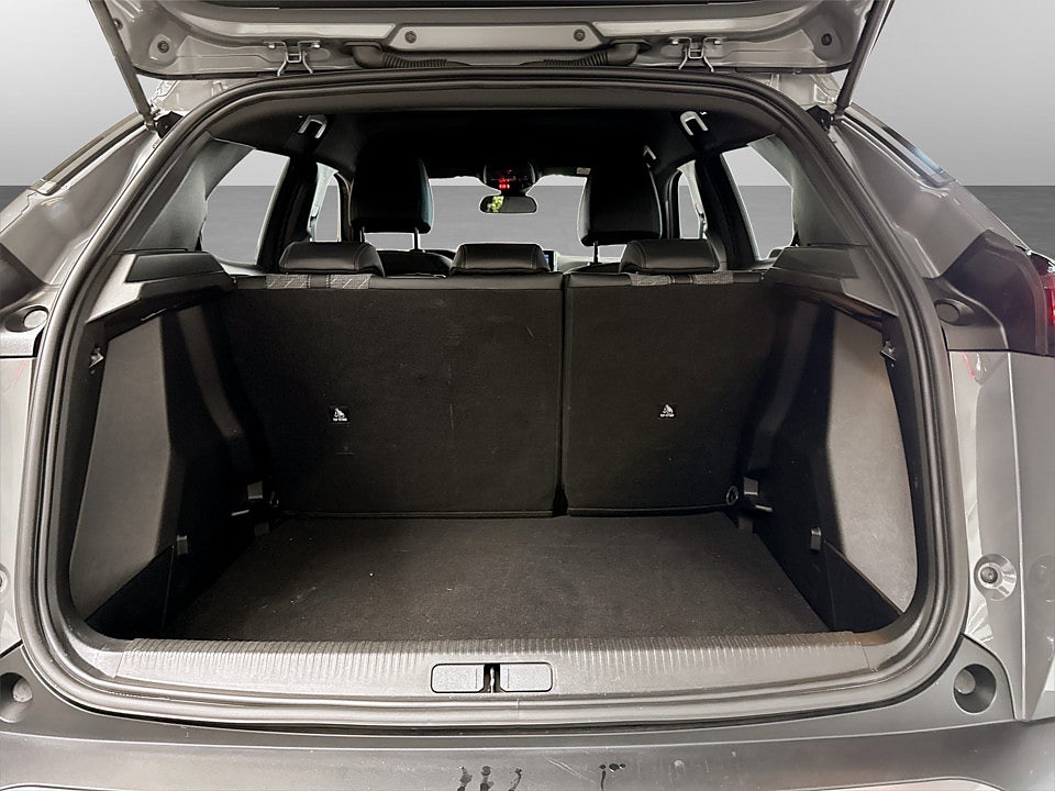 Bild på Peugeot 2008 Allure 1.2 PT 130hk B-KAMERA CARPLAY