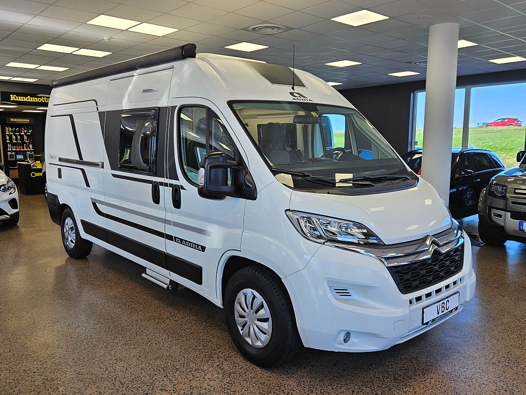 Adria Twin 600 SP Axess / Solceller / Kamera / Drag / Höstpris