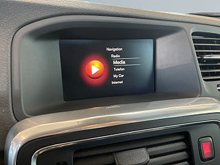 Volvo S60 T3 R-Design S&V-hjul/VOC/Pvärm/Psens/Skinn – bild 11