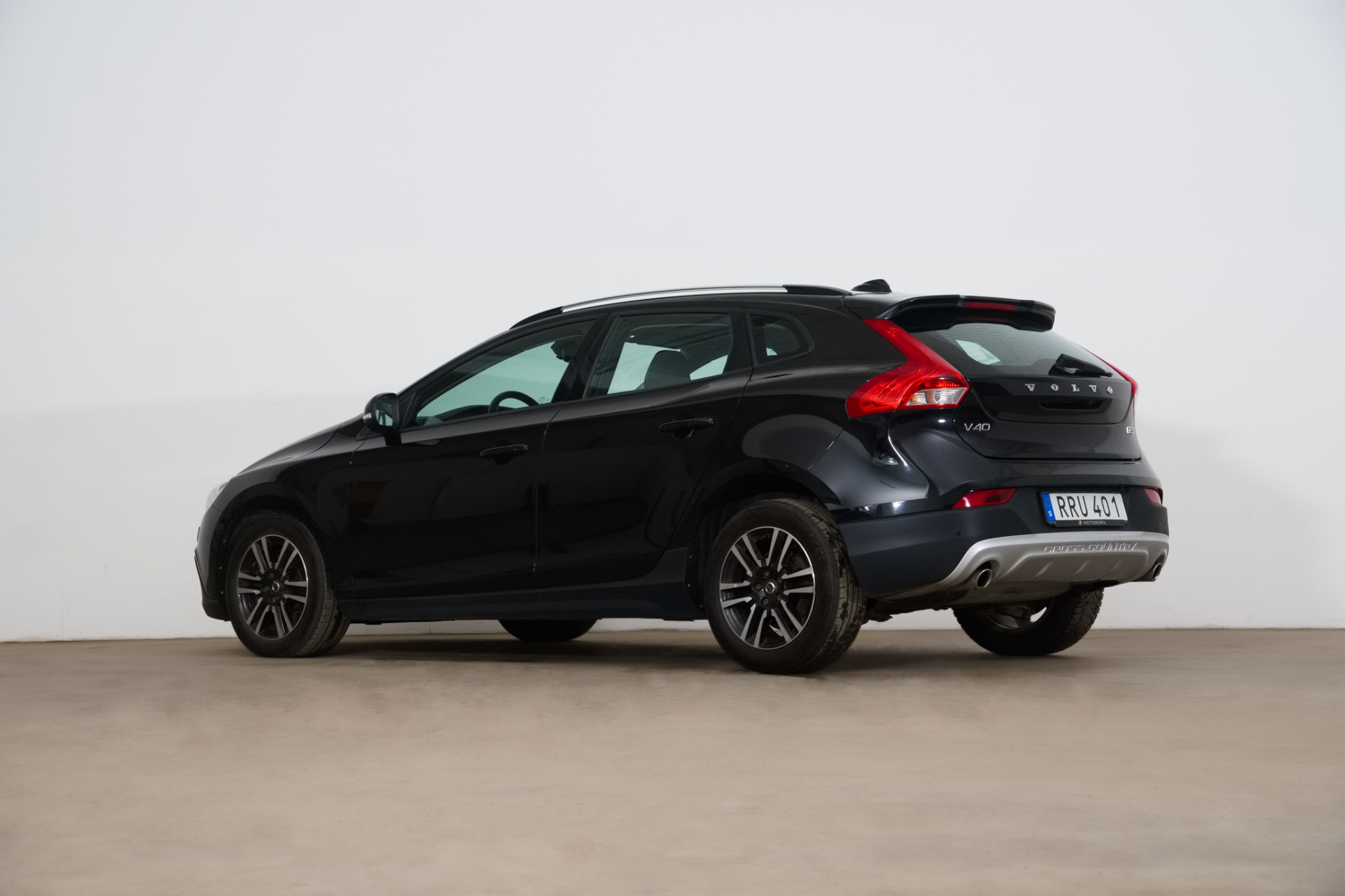 Volvo V40 Cross Country 2018, photo 4/47