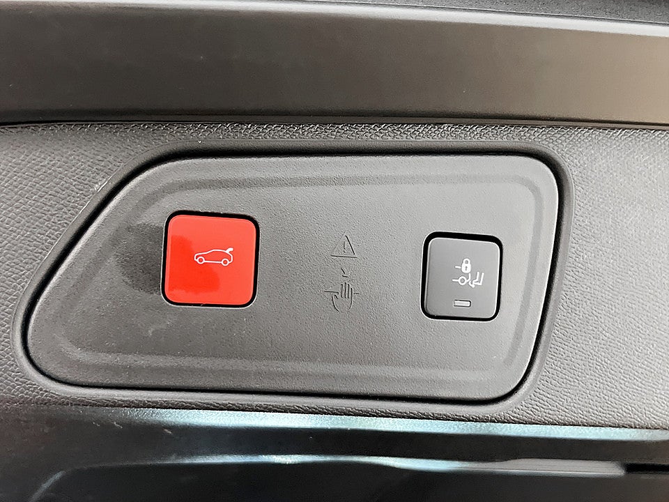 Bild på Peugeot 3008 GT 1.2 PT 130hk Aut B-KAMERA CARPLAY