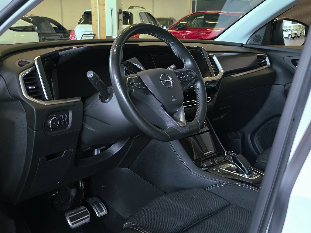 Opel Grandland X 1.2 Turbo 130 / GS Line / Backkamera / Rattvärme /