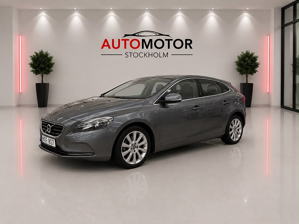 Volvo V40 D2 /Auto / Momentum /Voc/ Låg mil /PDC