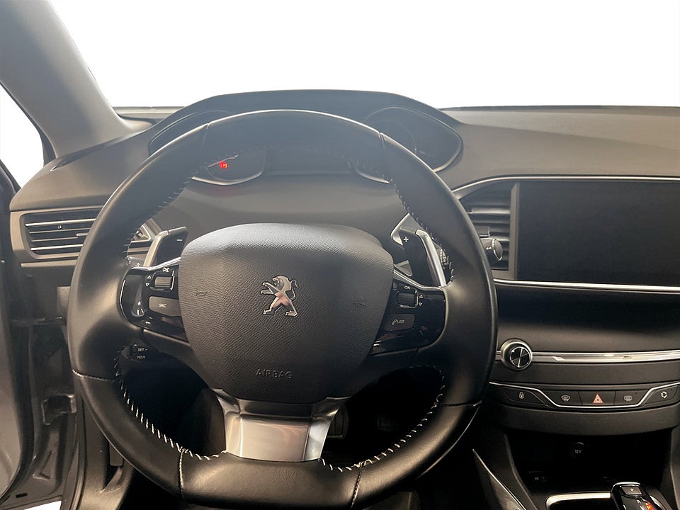 Bild på Peugeot 308 sw Active 1.2 PT 130hk Aut BACKSENSORER EN ÄGARE
