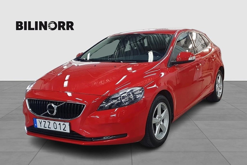 Volvo V40 T3 Kinetic | Vinterhjul | Dragkrok | Parkeringsvärm...