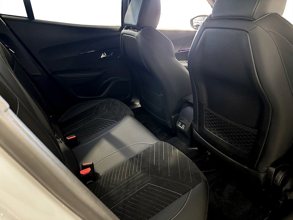 Bild på Peugeot 2008 GT 1.2 PT 130hk Aut B-KAMERA CARPLAY