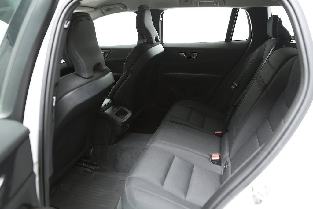 Volvo V60 D3 150hk Momentum Se II Kamera VOC Drag Leasbar 2020