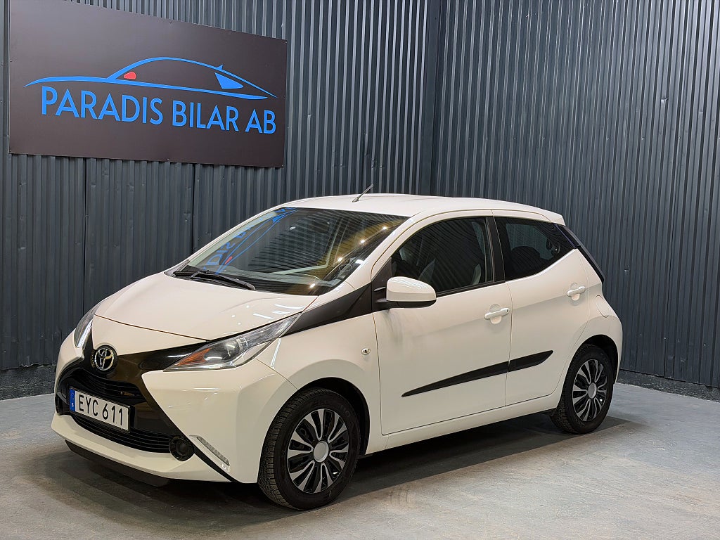 Toyota Aygo 5-dörrar 1.0 VVT-i X-PLAY Touch nyservad 