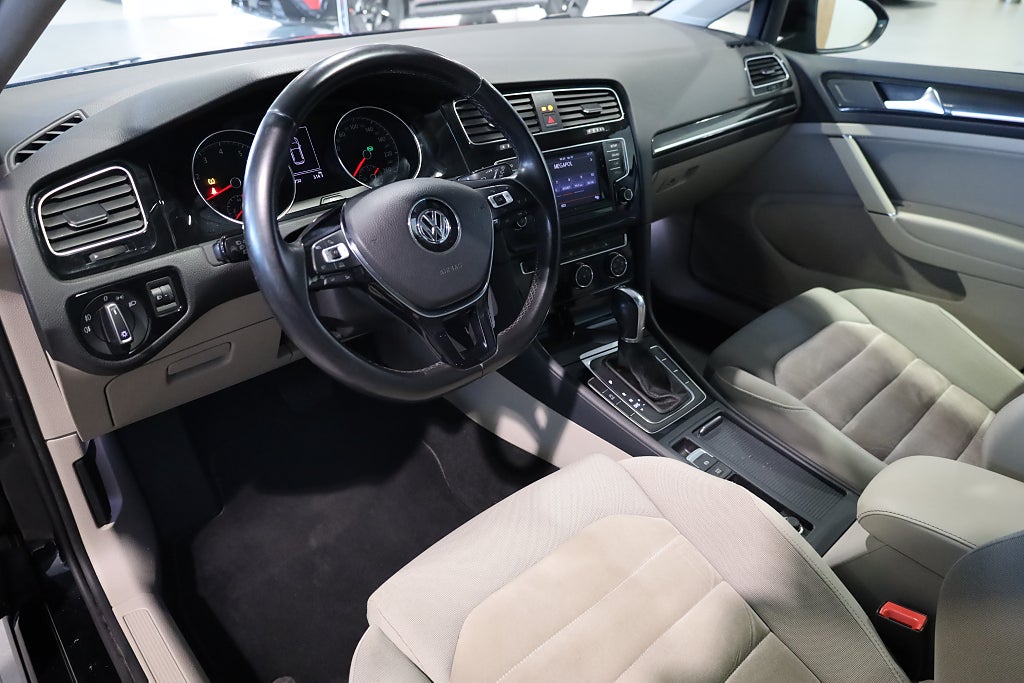 Volkswagen Golf 5-dörrar 1.4 TSI AUT Pano Drag Kamera Värmare Blåtand 2013