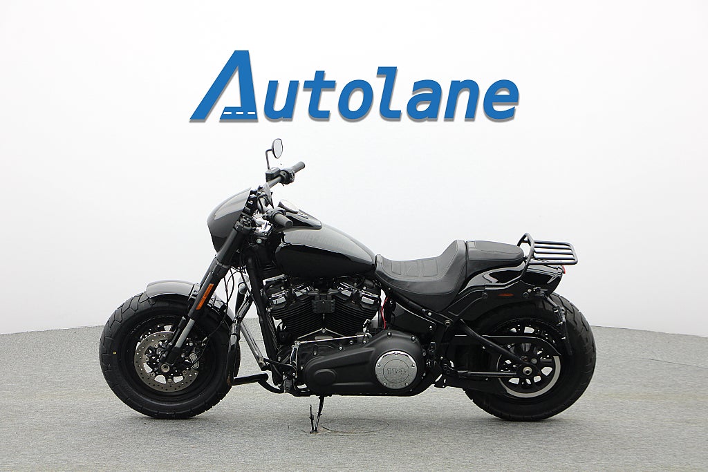 Harley-Davidson Fat Bob 114 *Vance & Hines Pakethållare
