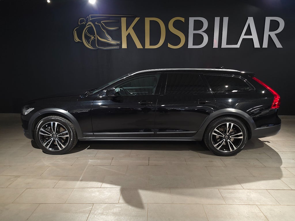 Volvo V90 Cross Country D4 AWD Geartronic Pro Euro 6 190hk | Drag | Värmare