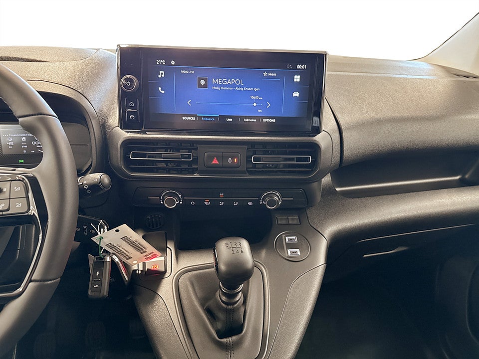 Bild på Opel Combo + 100hk L2 - OMGÅENDE LEVERANS!