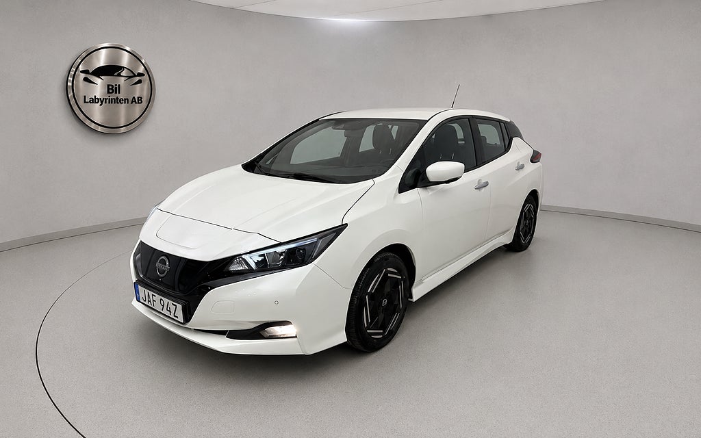 Nissan Leaf MOMS 360-Kamera 5 doors Vit 110kW Automatic Pro