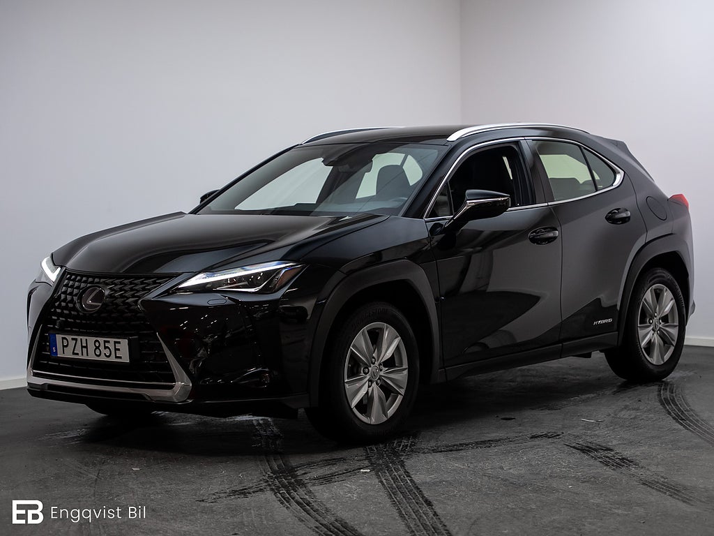 Lexus UX250h 250h E-FOUR / AWD / COMFORT / TEKNIKPAKET / RATTVÄRME 