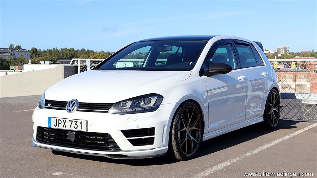 Volkswagen Golf R 300hk Påkostad! Läs information