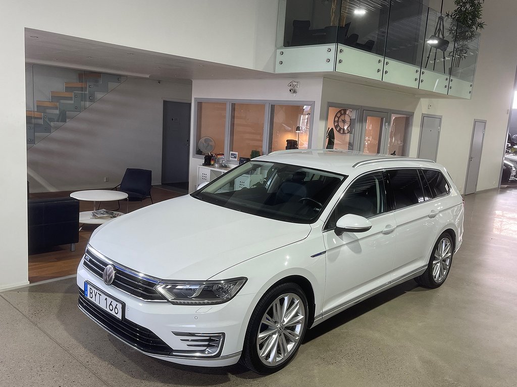 Volkswagen Passat SC GTE 218 hk (Carplay, Drag, V-däck, VAT)