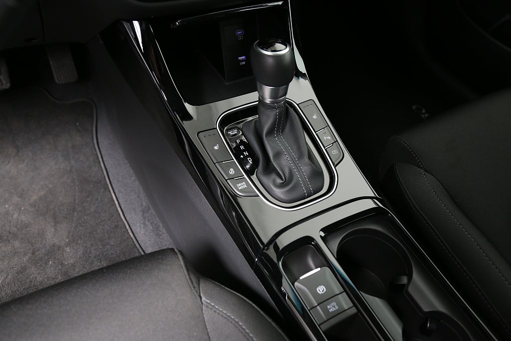 Hyundai i30 1,0 T-GDi MHEV Essential Kombi Aut Navi Kamera 2025