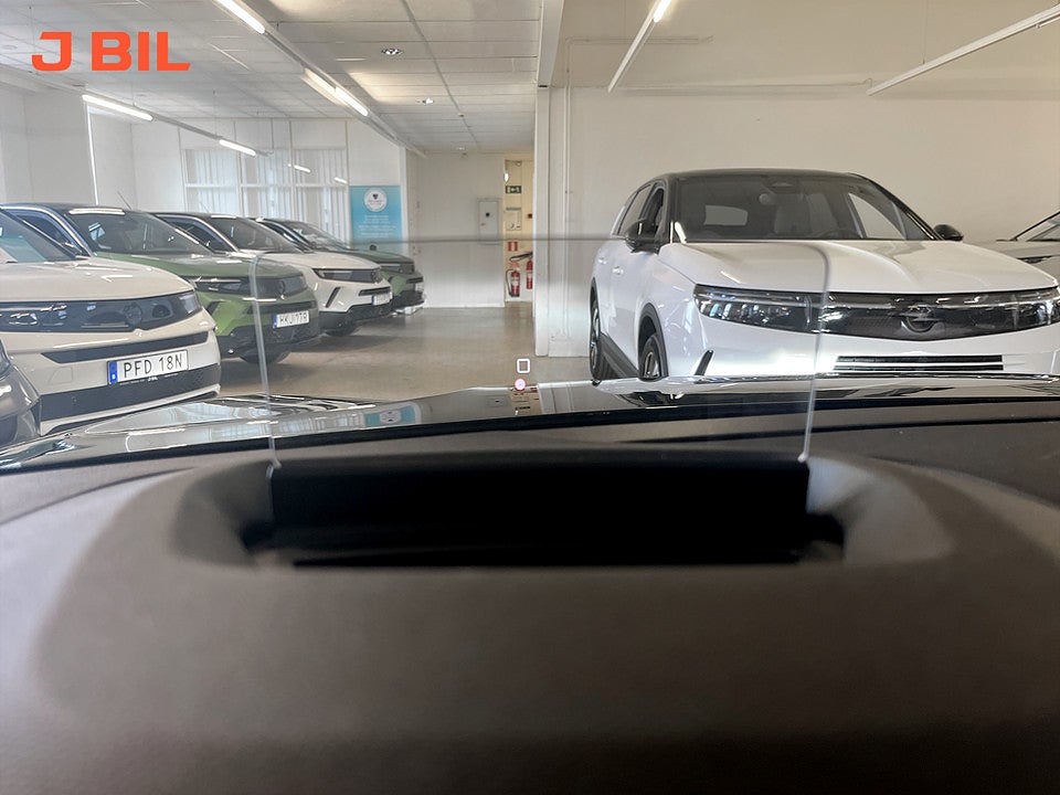Bild på Citroën C4 Shine 1.2 PT 130hk Aut B-KAMERA CARPLAY HUD NAVI