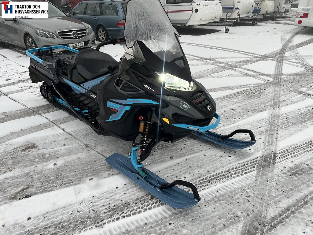 Lynx Commander RE 900 ACE Turbo med Brutalmatta .