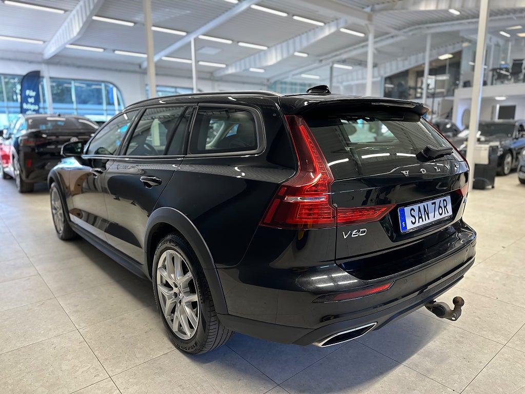 Volvo V60 Cross Country D4 AWD Momentum/Drag/Nav/Rattväme/D-Värmare