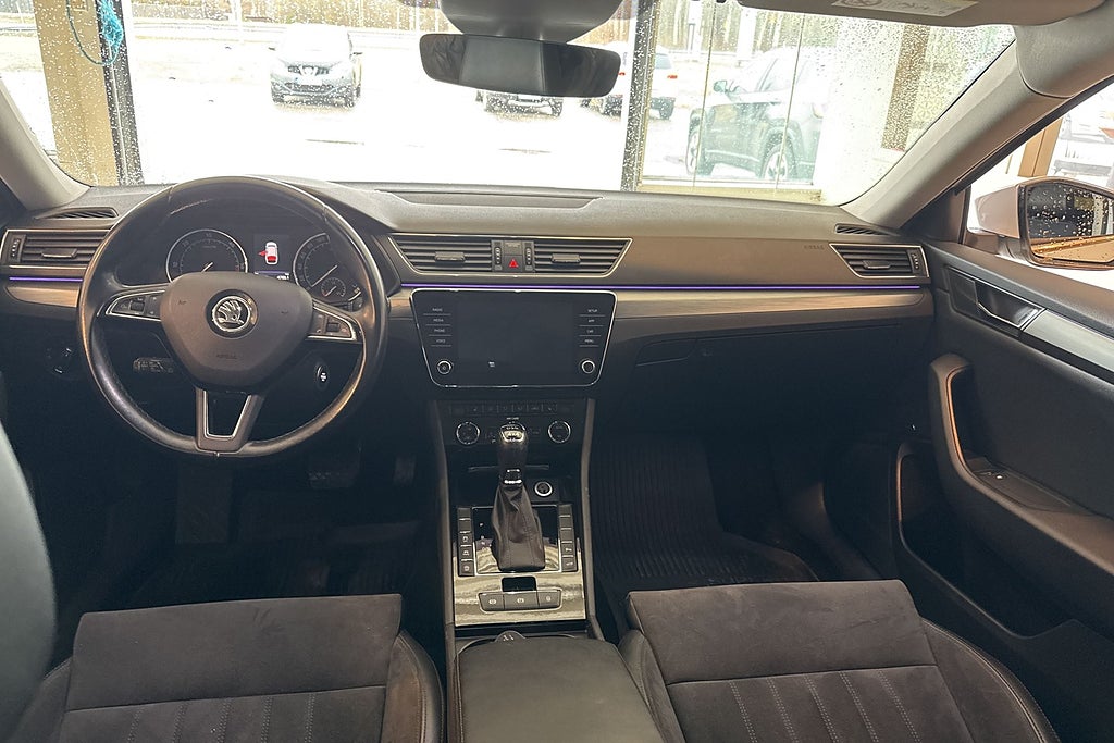 Skoda Superb Kombi 2.0 TDI 4x4 SCR Business Edi Drag Kamera Värmare  miniatyr 10