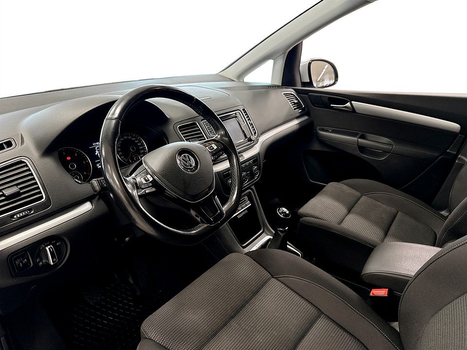Bild på Volkswagen Sharan Base 2.0 TDi 150hk AWD 7-SITS PANO B-KAMERA