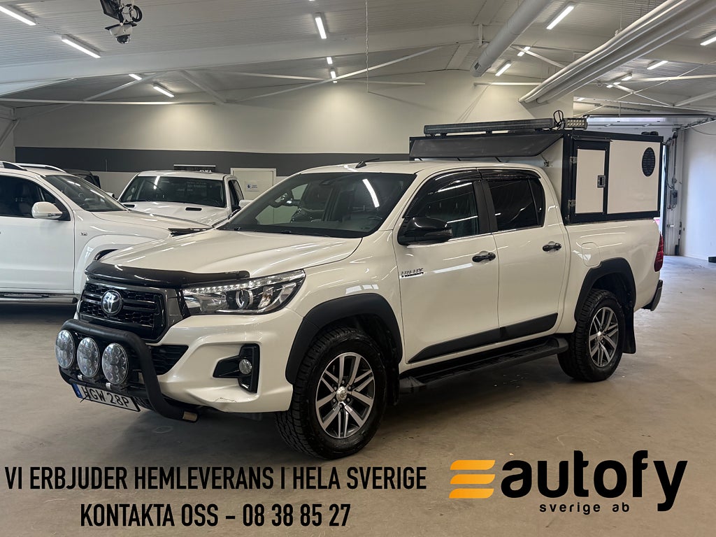 Toyota Hilux Dubbelhytt 2.4 AWD HUNDKÅPA MOMS 1-ÄGARE D-VÄRM EU6