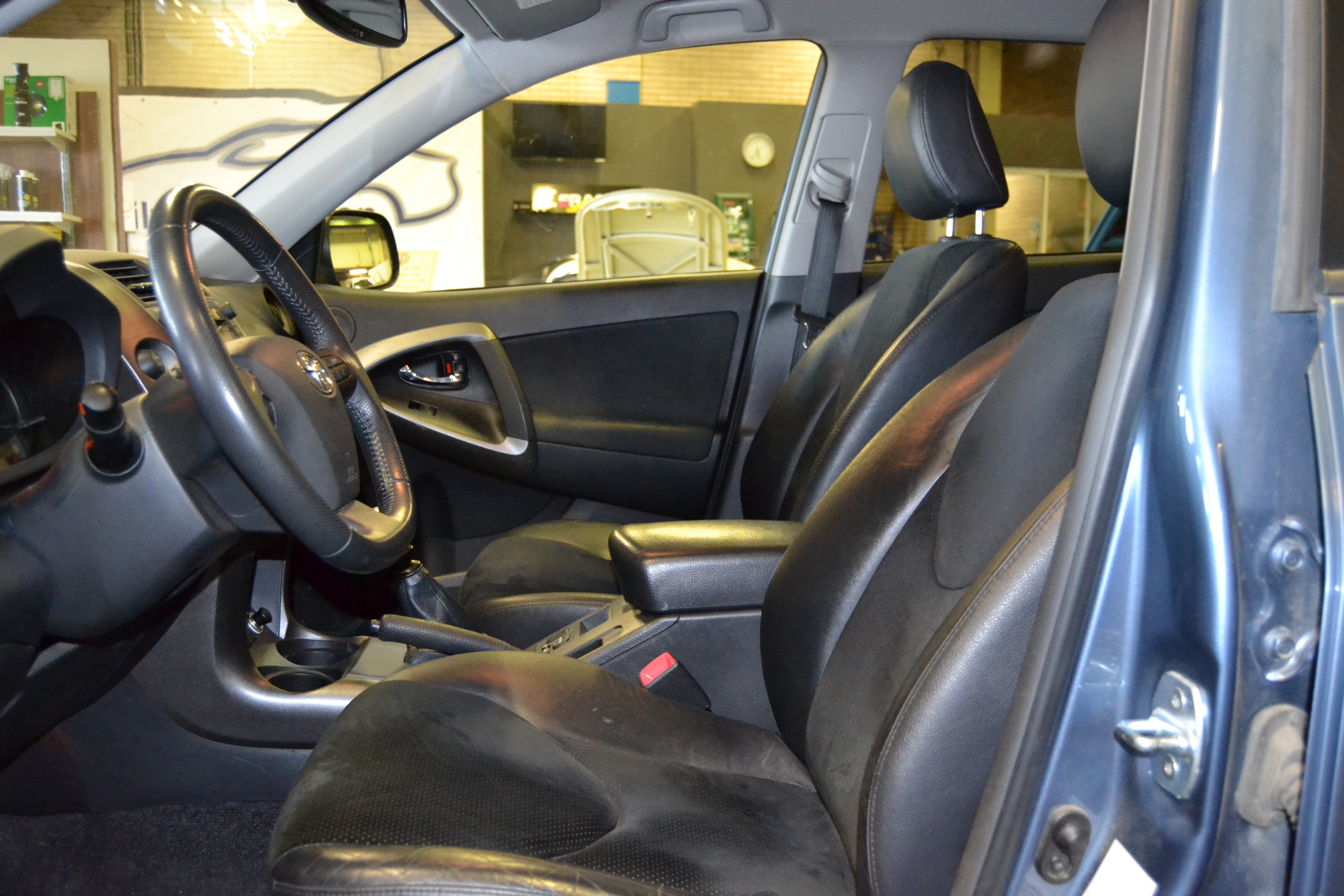 Toyota RAV4 2.0 VVT-i 4x4 158hk 2011, bild 5/40